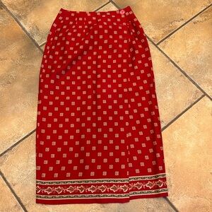 Long skirt with slit on the side